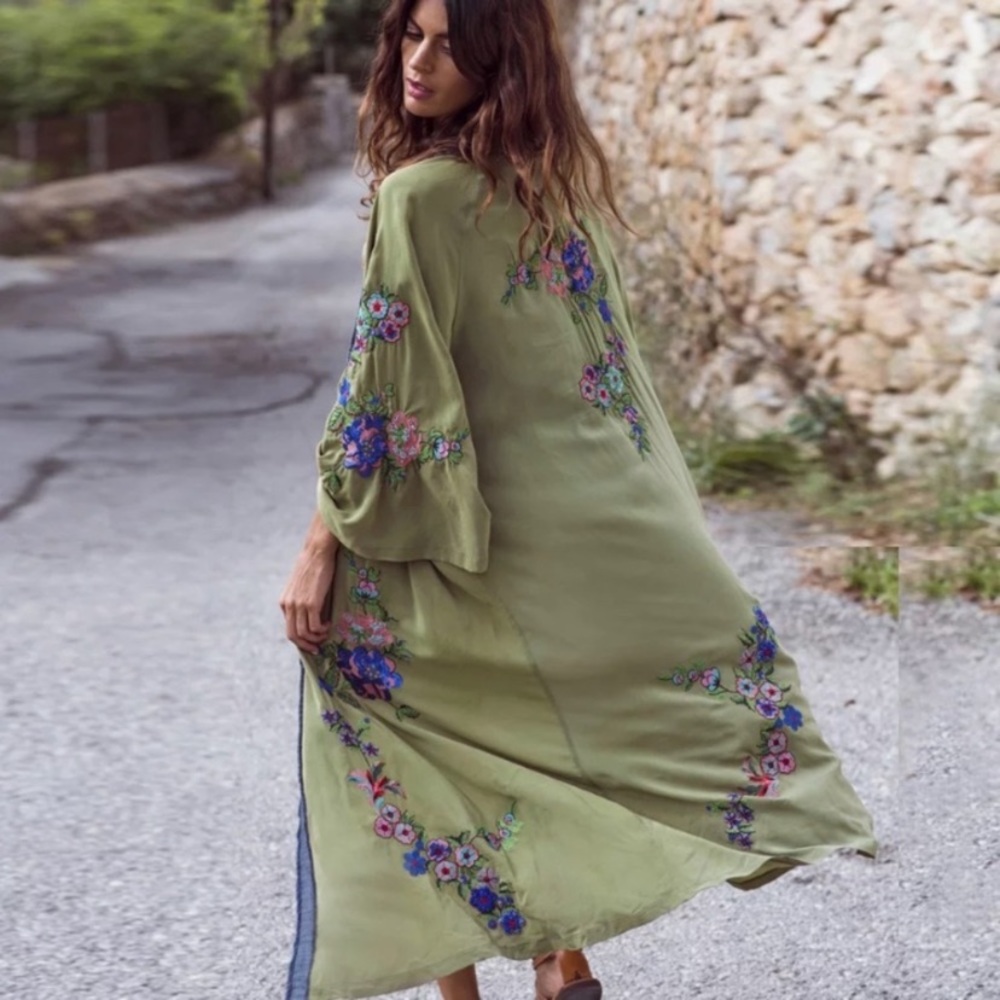 SOLD OUT Olive Floral Embroidered Coverup Kimono Robe Wrap - Picture 3 of 7